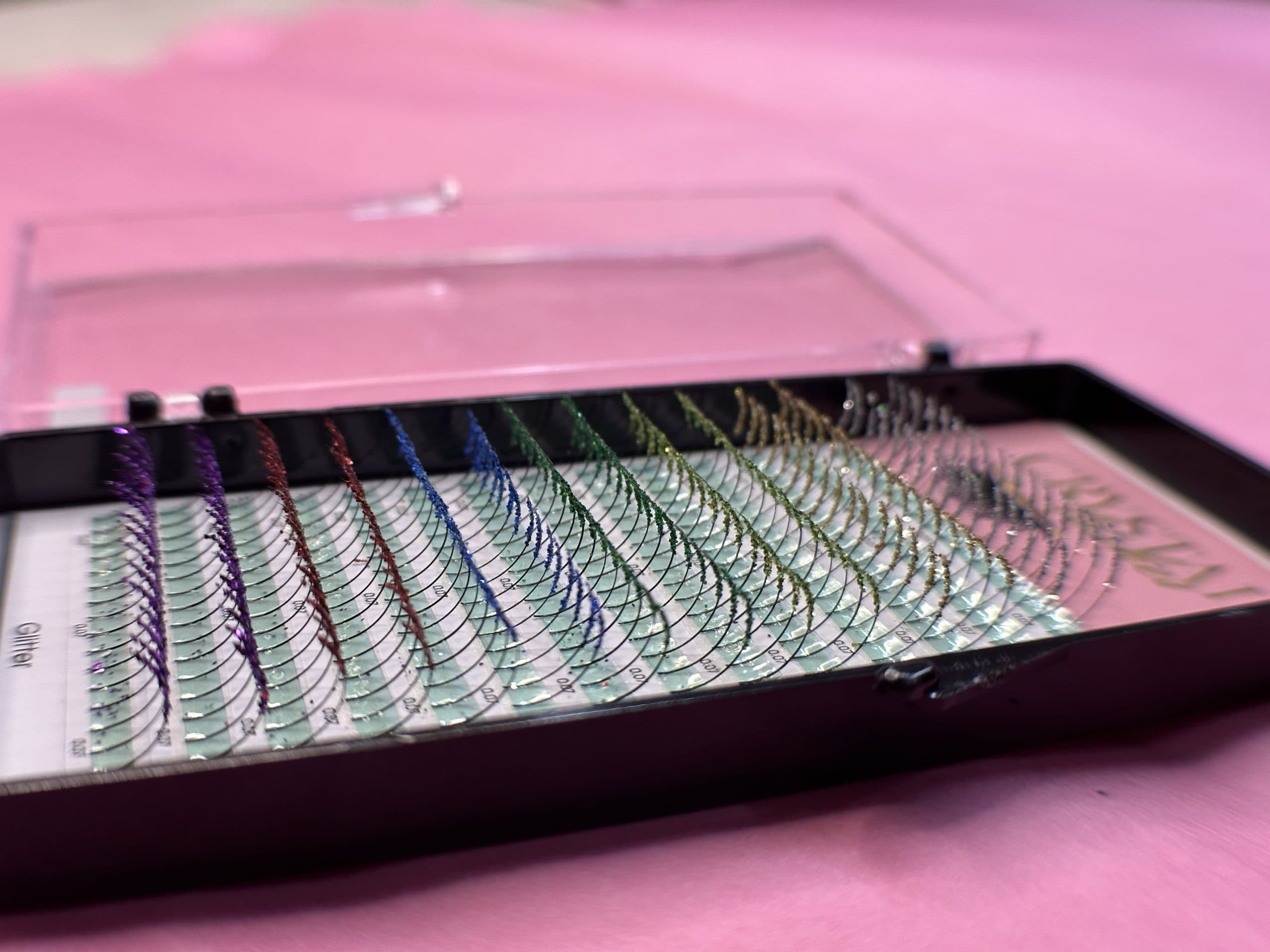 Gene cu glitter